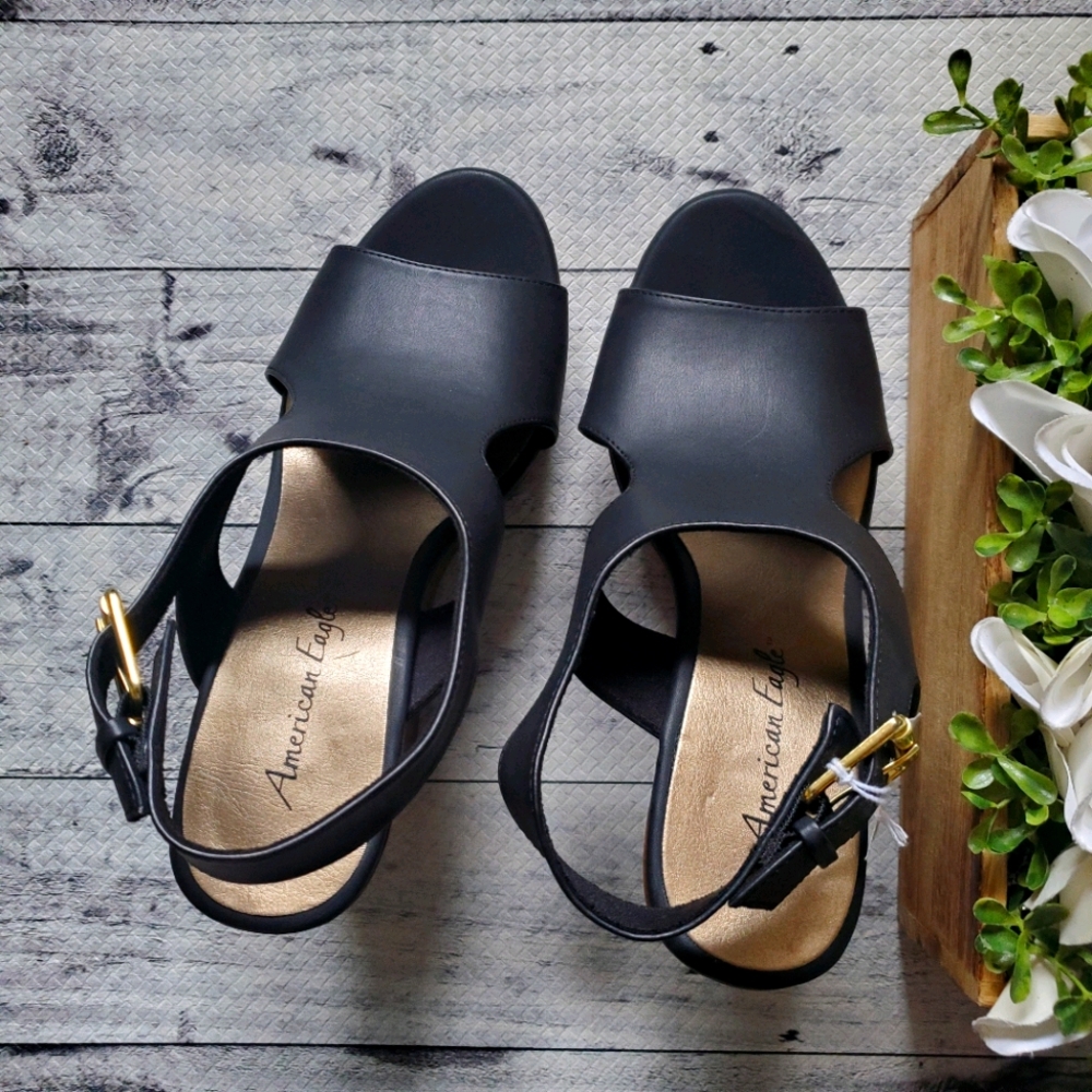 American Eagle Wedge Sandal still new haven’t worn